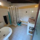 2 Apartamentos e Garagem com Logradouro